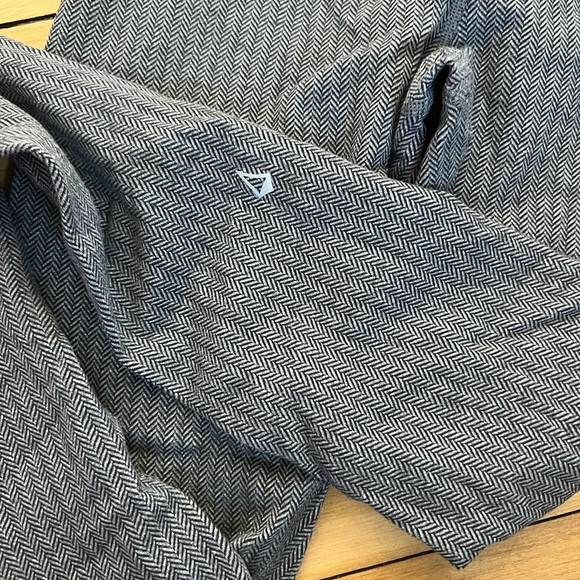 Ivivva grey patterned girls athletic leggings - Picture 4 of 5